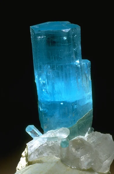 geogallery.si.edu_berylQuartz.jpg