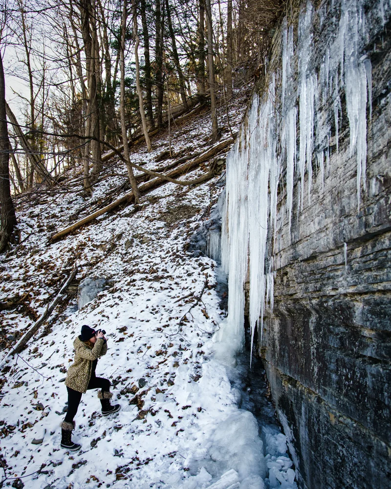 Shooting icicles by Shequaga Falls © Paul Nguyen