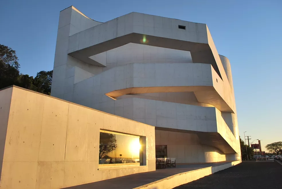 CASE | FUNDAÇÃO IBERÊ CAMARGO