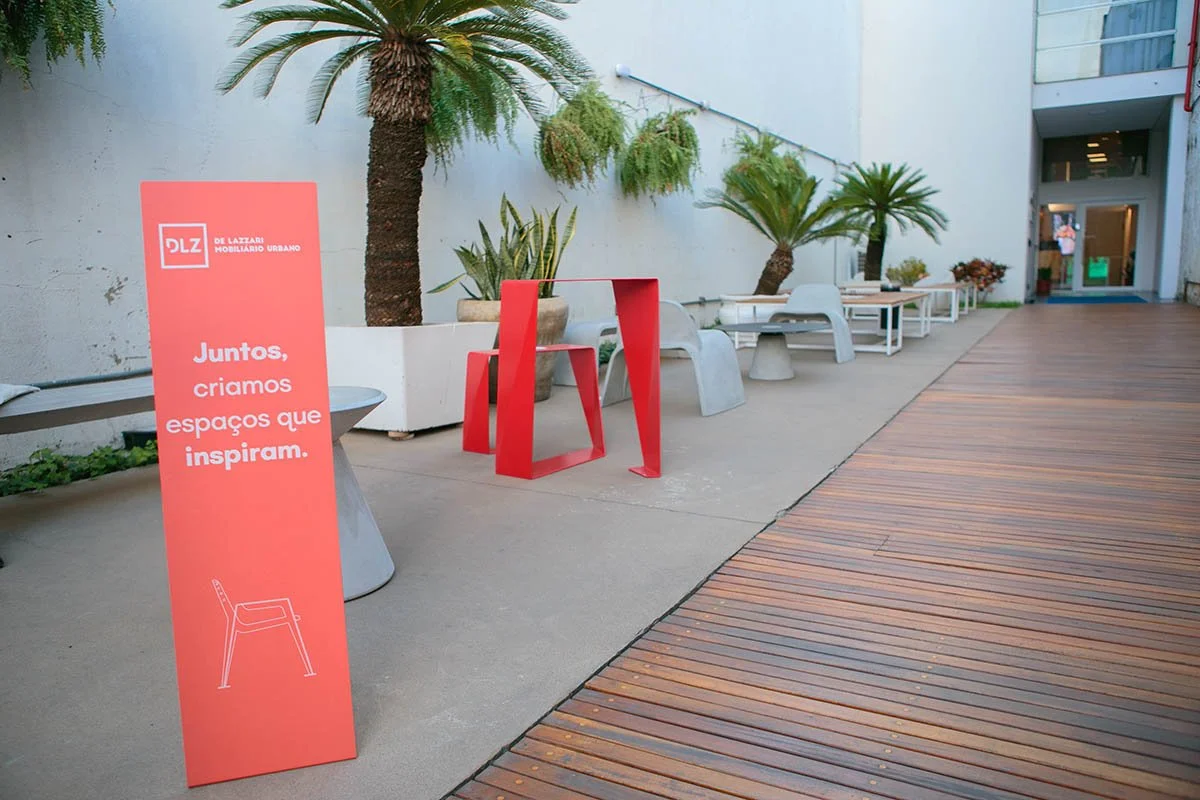 LisaRoos_0819_06112025 copiar.jpg