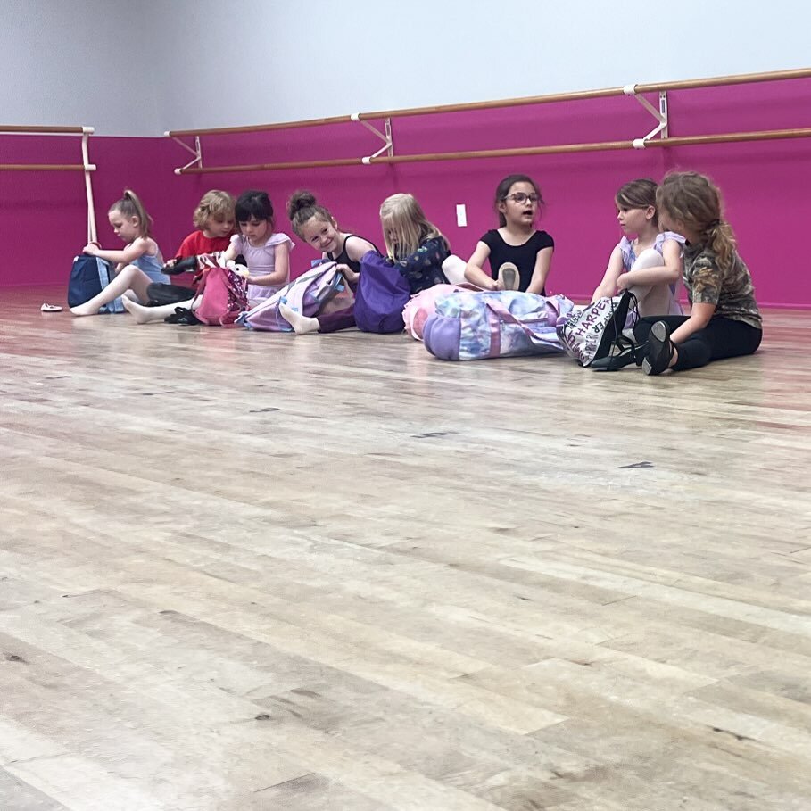 The independence learned while changing your own shoes also comes with the best conversations with your classmates! #dancefriends #confidence #independence #dance #dancers #comboclass #idanceatcindys #csodyear44 #dancestudio #allentx #fairviewtx #luc