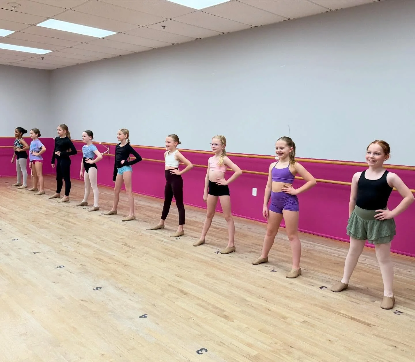 Starting the week with a strong pose and a great smile! 🩷 We can conquer anything on the dancer floor or in life with these skills.