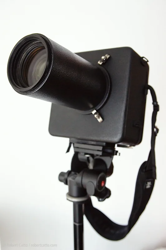 Photographing the arts: What the heck is that thing!? (Why, it's a blimp, of course...)