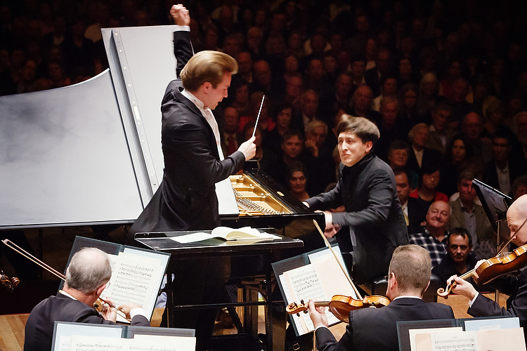  Pietari Inkinen conducts the NZSO, with soloist Freddy Kempf in Auckland 