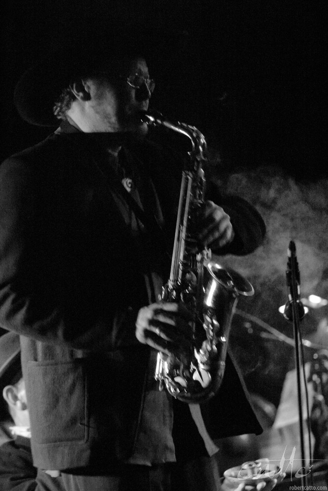 Jeff Henderson with The Village Idiots, at the Wellington International Jazz Festival 2003.