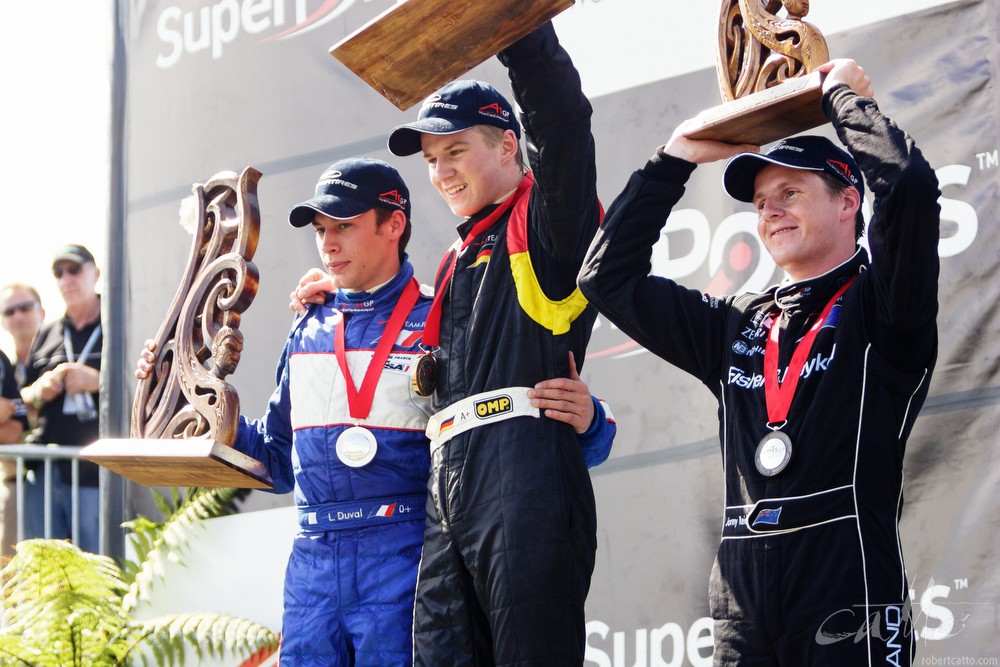  Loic Duvall, Nico Hulkenberg and Jonny Reid after the A1 Grand Prix in Taupo. 