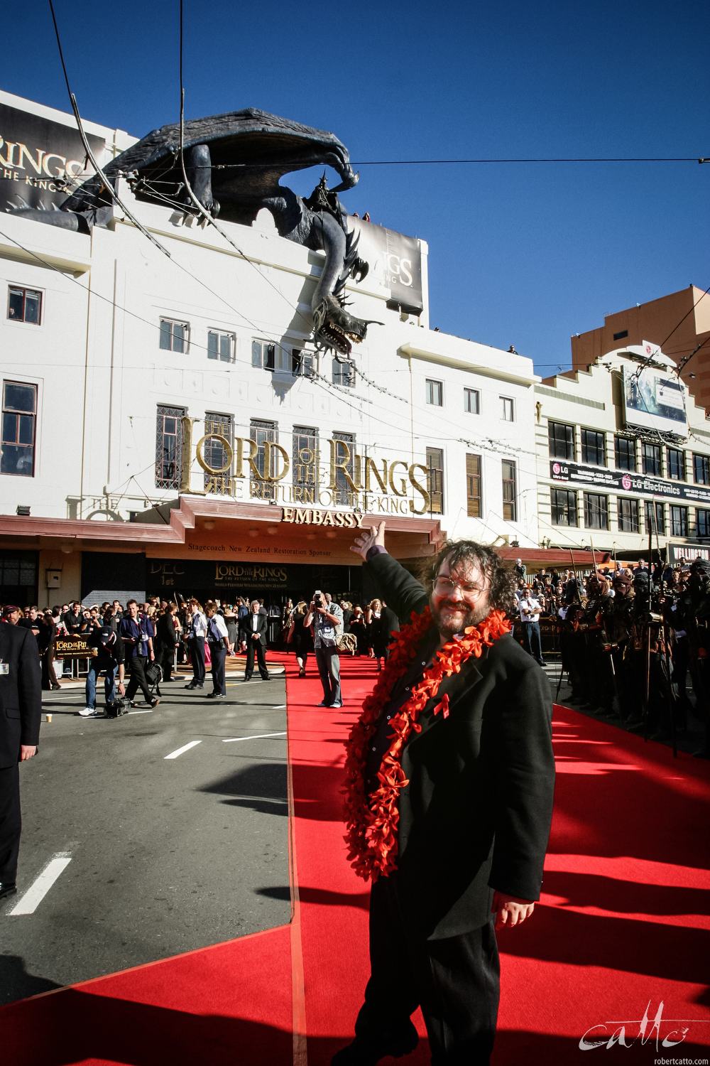  Peter Jackson at the World Premiere of The Lord Of The Rings: Return Of The King, at the Embassy Theatre in Wellington. 