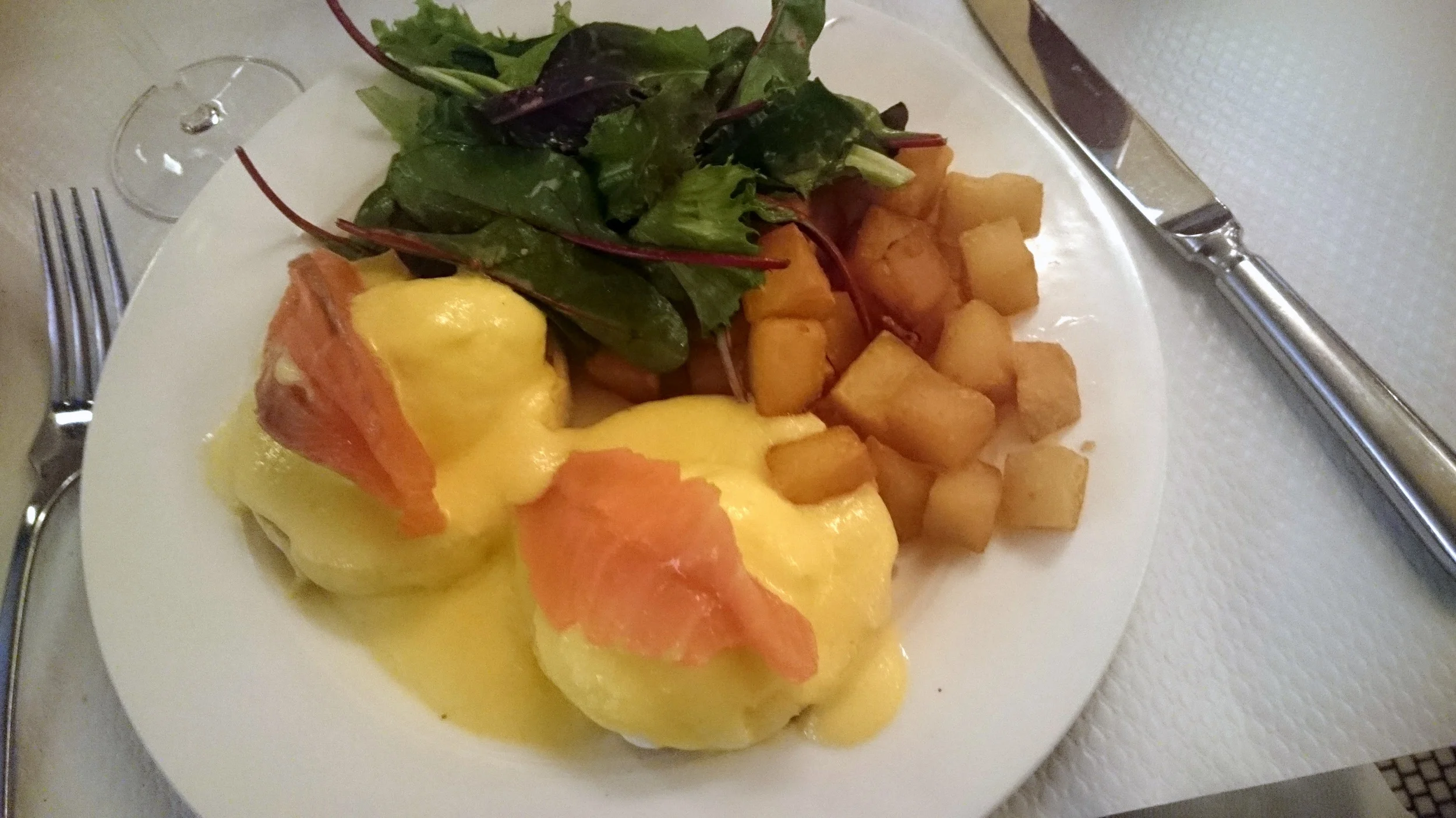 Je le trouve honteux que j'ai pris le brunch: c'est trop ricain ! Mais les œufs ont été parfaitement préparés et la sauce hollandaise a été faite maison et ne venait pas d'une boîte.