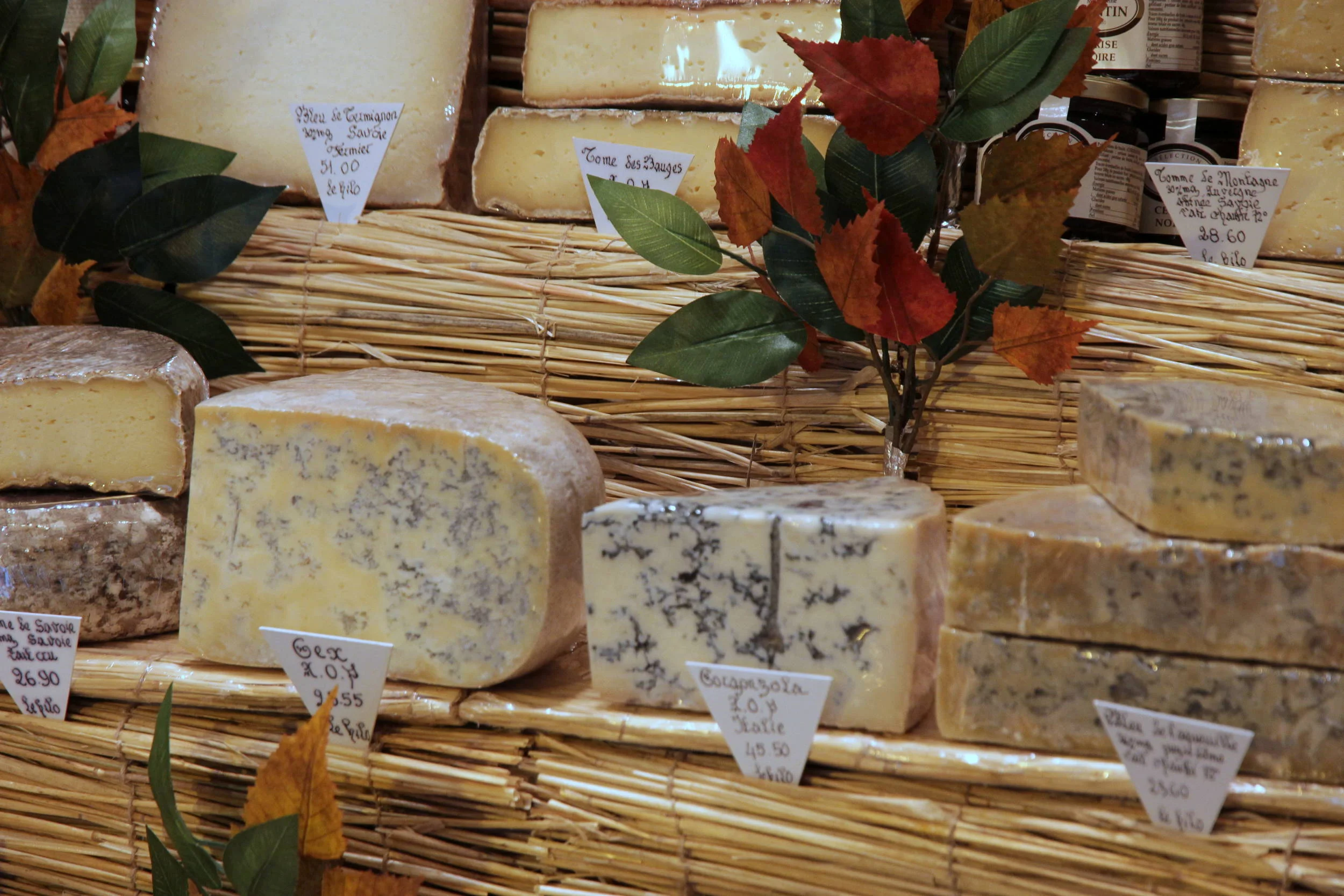 fromagerie-cantin-rayon.jpg