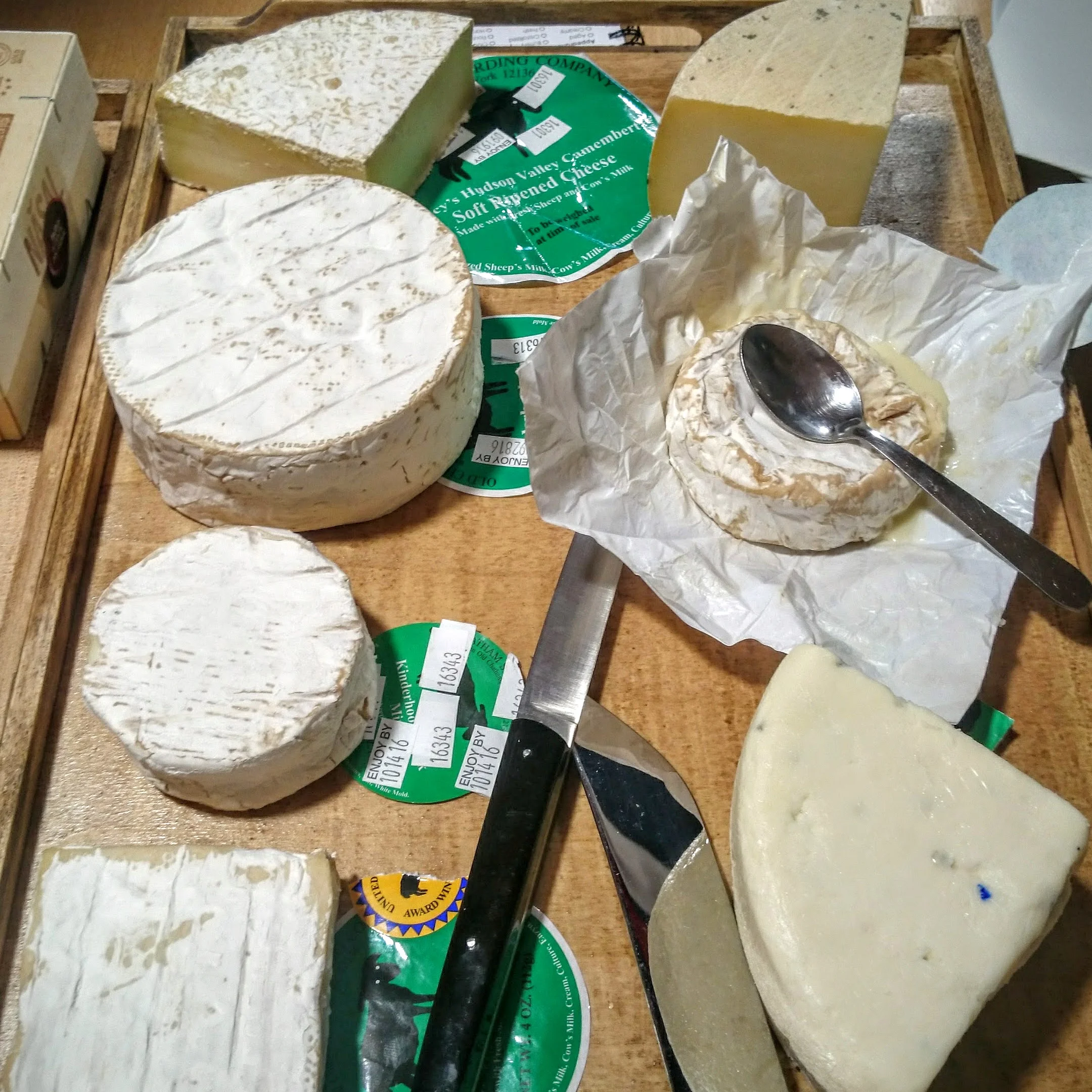 Fromages américains de Ryan, la plupart des croûtes fleuries en 100% lait de brebis !