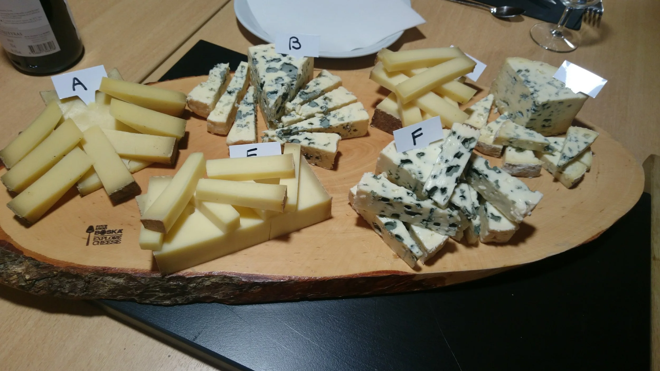 Dégustation du jour : (A) Abondance, (B) Bleu des Causses (C) Comté, (D) Fourme d'Ambre (E) Beaufort, (F) Roquefort