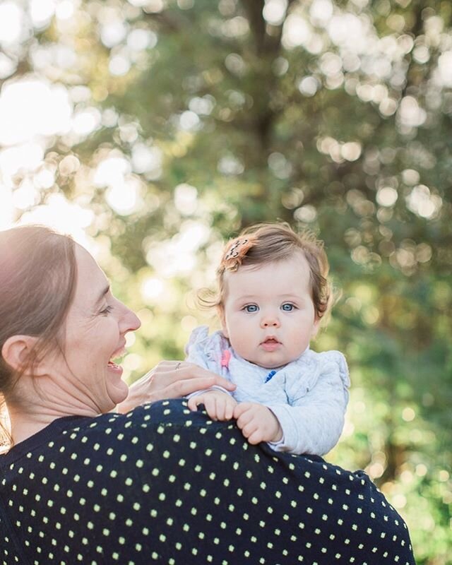 I cannot get over her cuteness 🥰 more shots from this gorgeous family mini session in my stories 💛