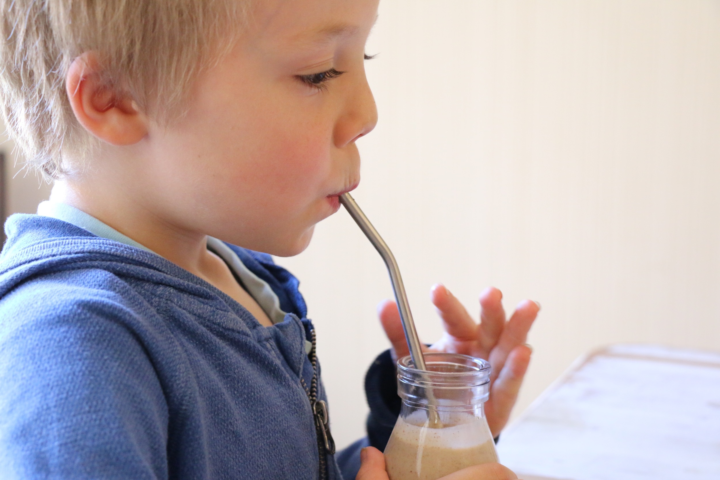 Banana Almond Shake with Cacao Nibs 2.jpg