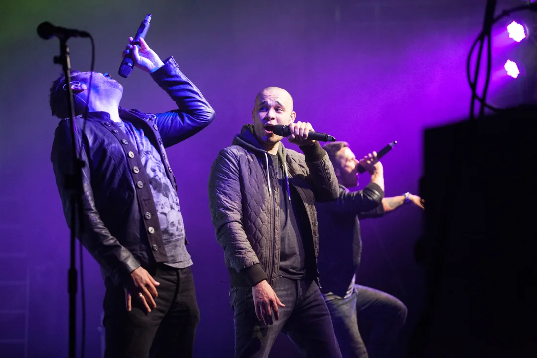 Sean Conlon | performing live with 5ive | Riviera Centre, Torquay