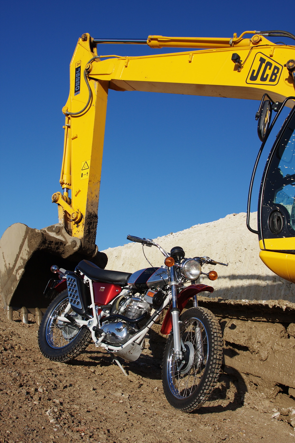 80e bsa victor dirt.jpg
