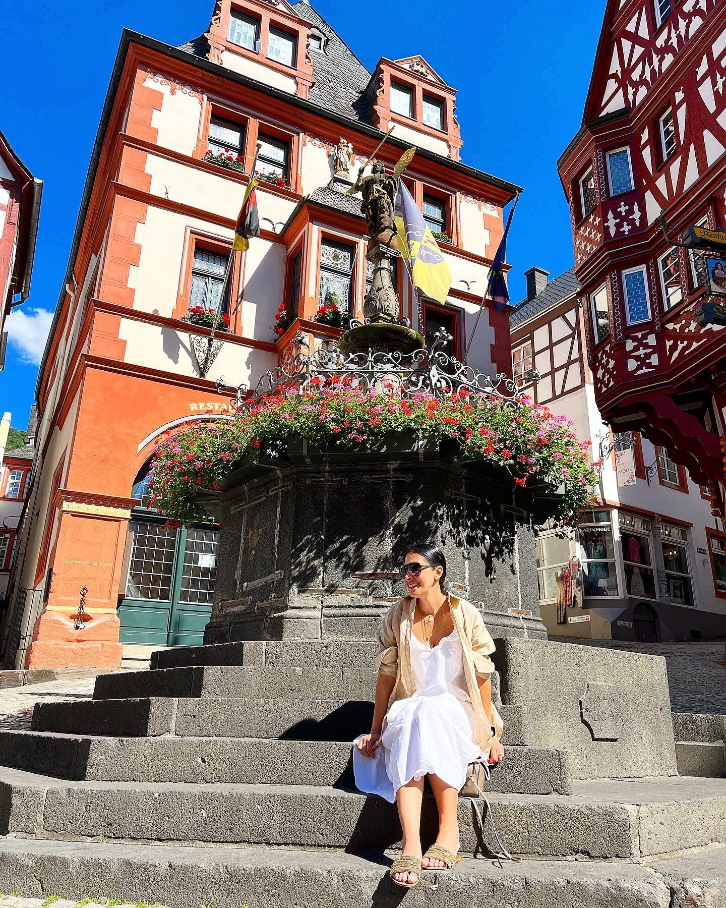 🥰🍇🍷🍾☀️
.
.
.
.
.
#mosel #moselwein #wine #wineroute #vinho #bernkastelkues #rheilandpfalz #germany #deutschland #summer #sommer #sommerzeit #ver&atilde;o