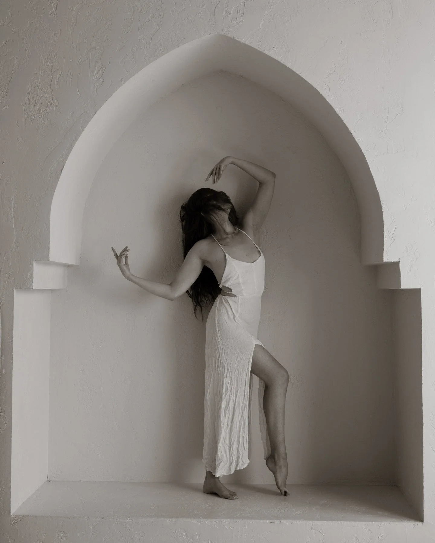 Model: @ginger_rox 
Studio: @mintroomstudios 

#naturallight #light #mintroom #gingerrox #naturalbeauty #natural #art #photography #classicbeauty #classicartpose #pose #artpose