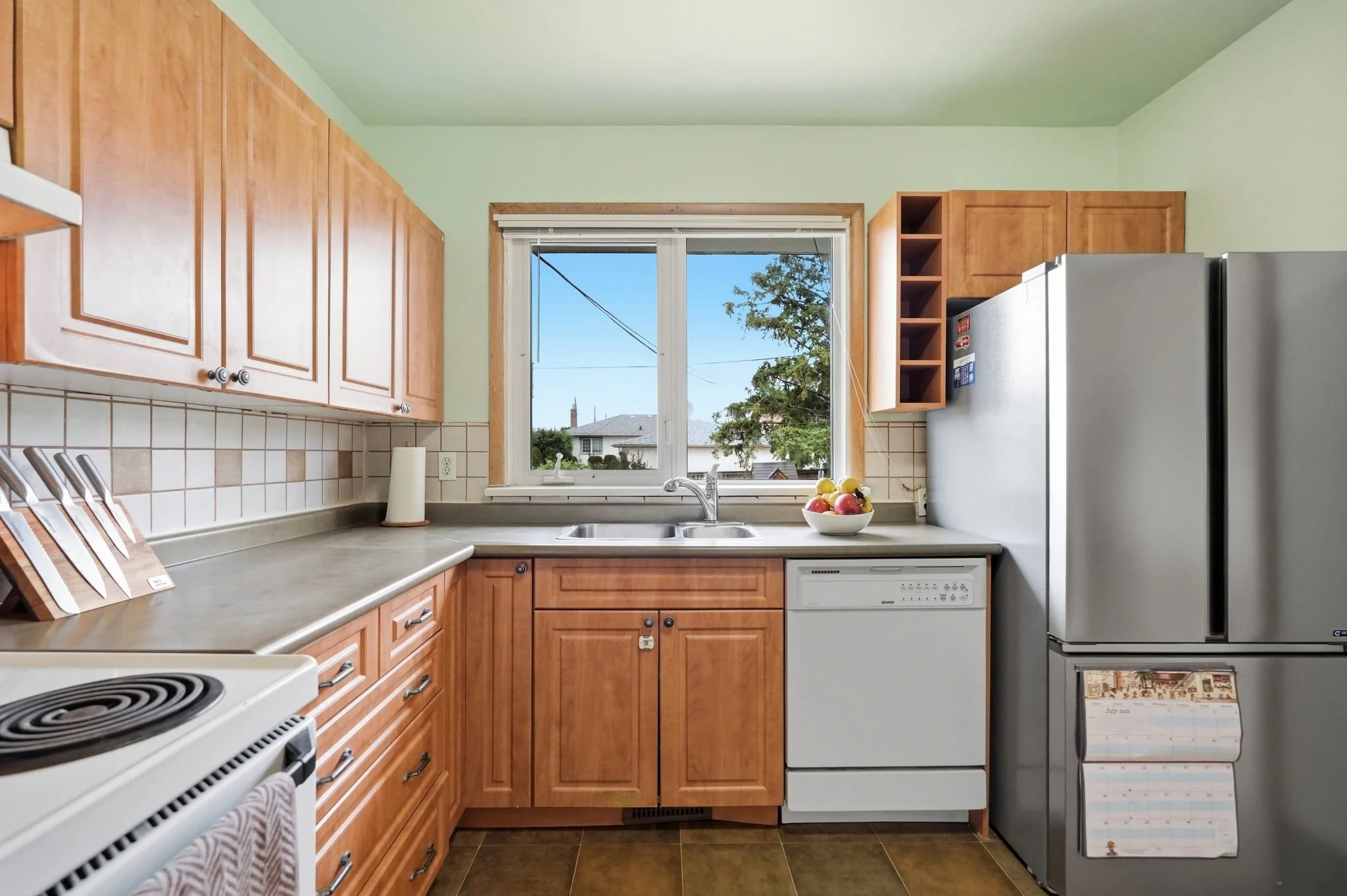 9-web-or-mls-1146_Clifton_Place_Winnipeg_007.jpg