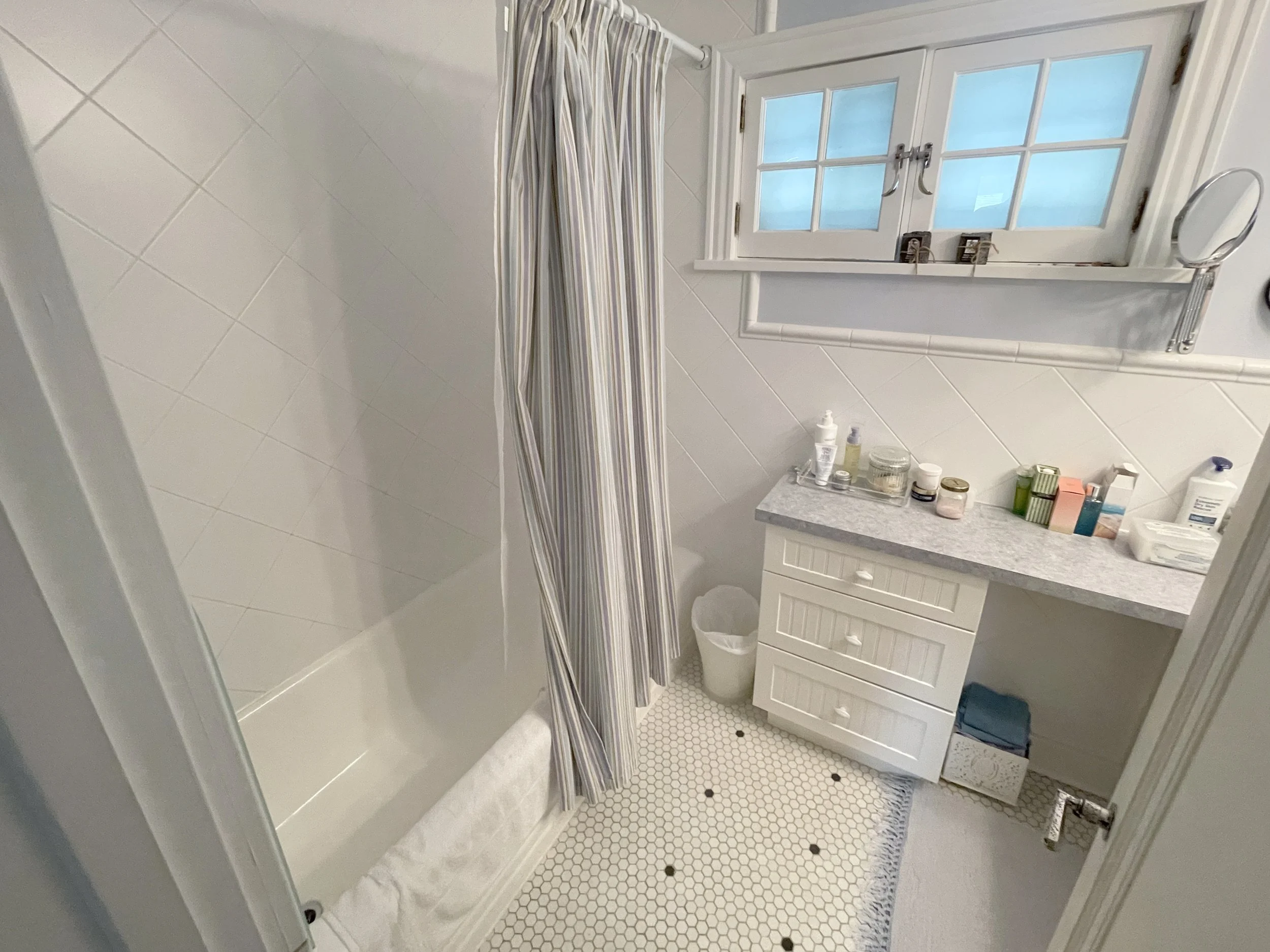 primary bathroom.jpg