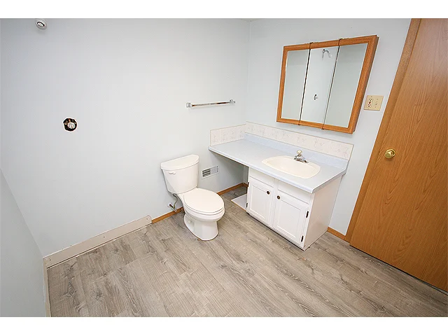 17basementbath.jpg