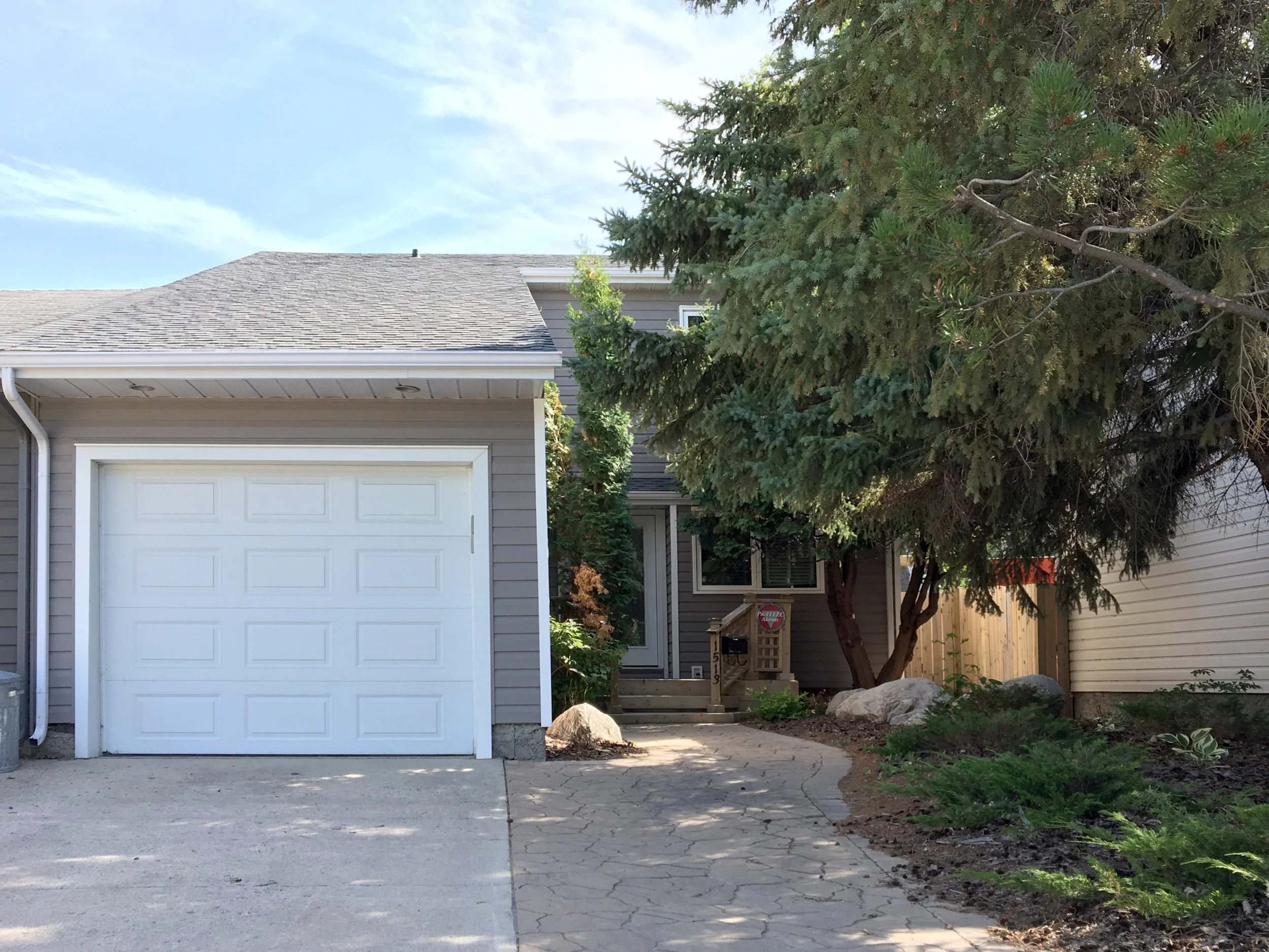 exterior-front01.jpg