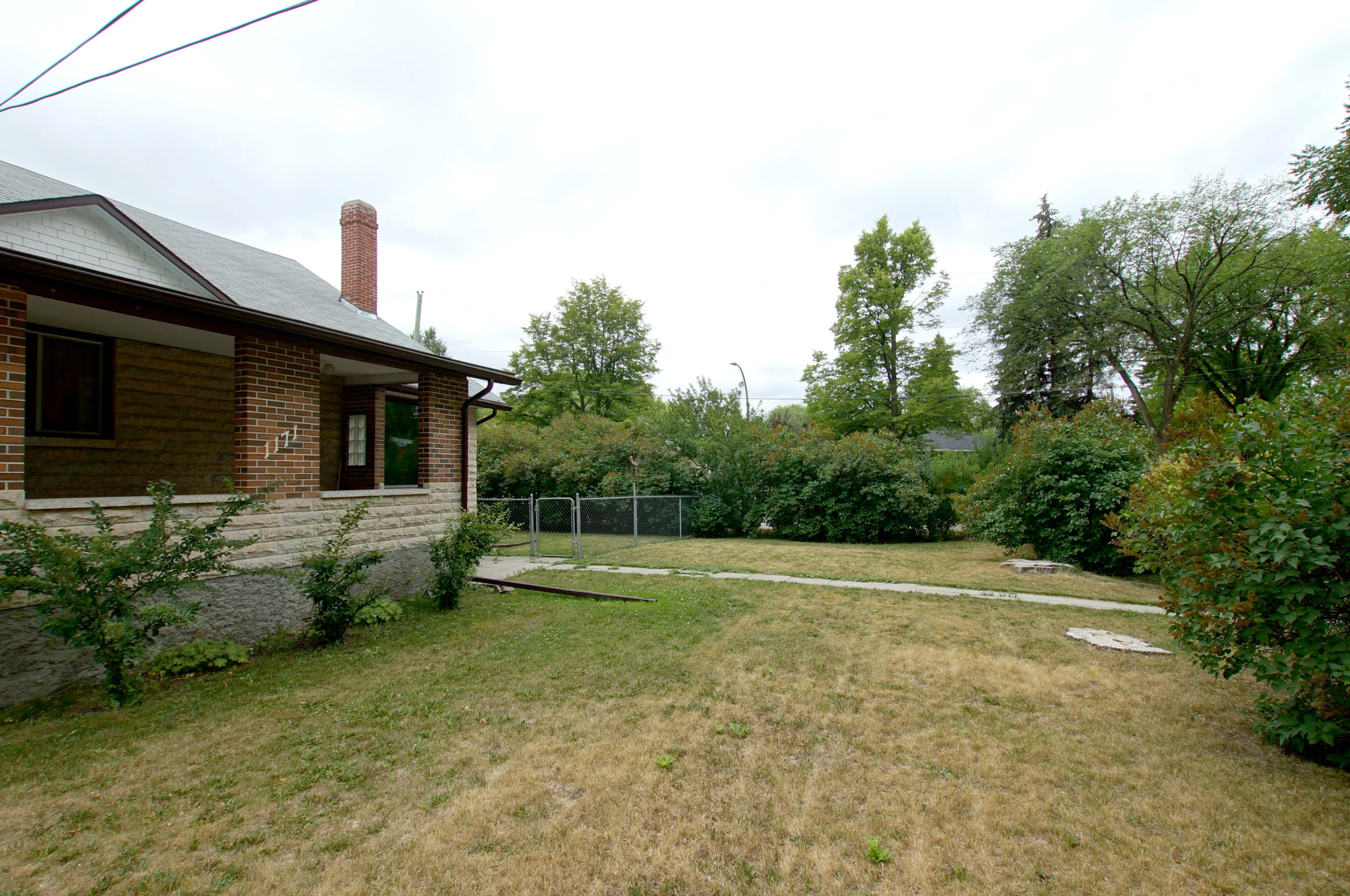 08ext-back04.jpg