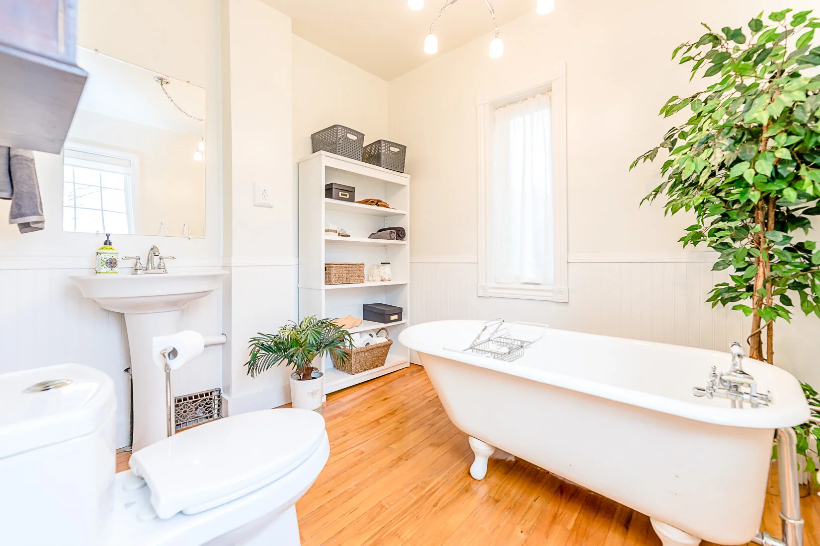 662 Knowles Ave (24).JPG