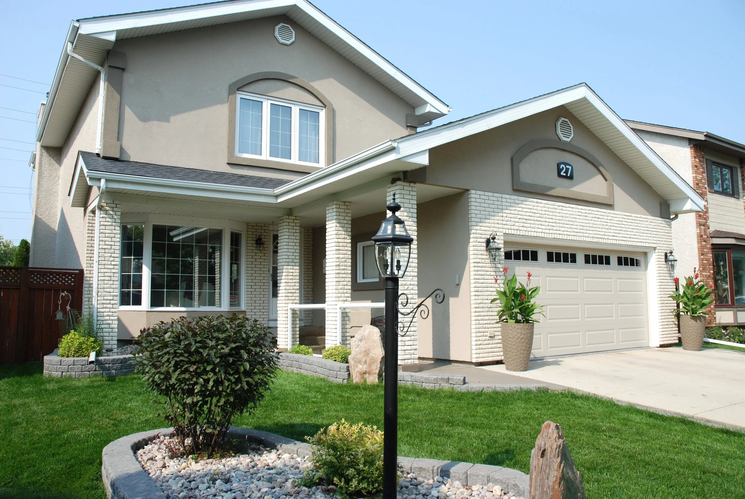 Exterior wide from sidewalk.JPG