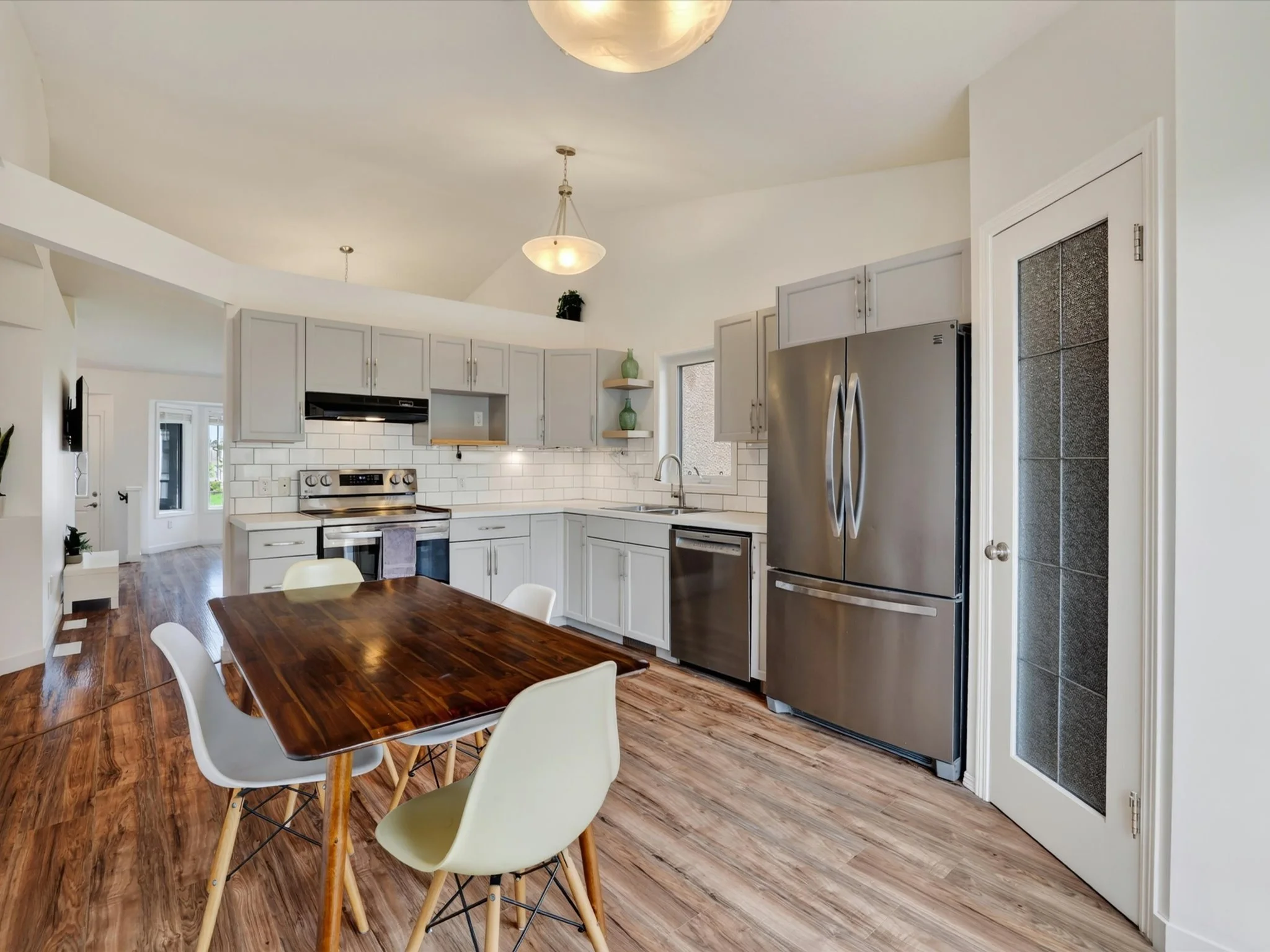 21-87 Bill Larkin Ln - 20.jpg