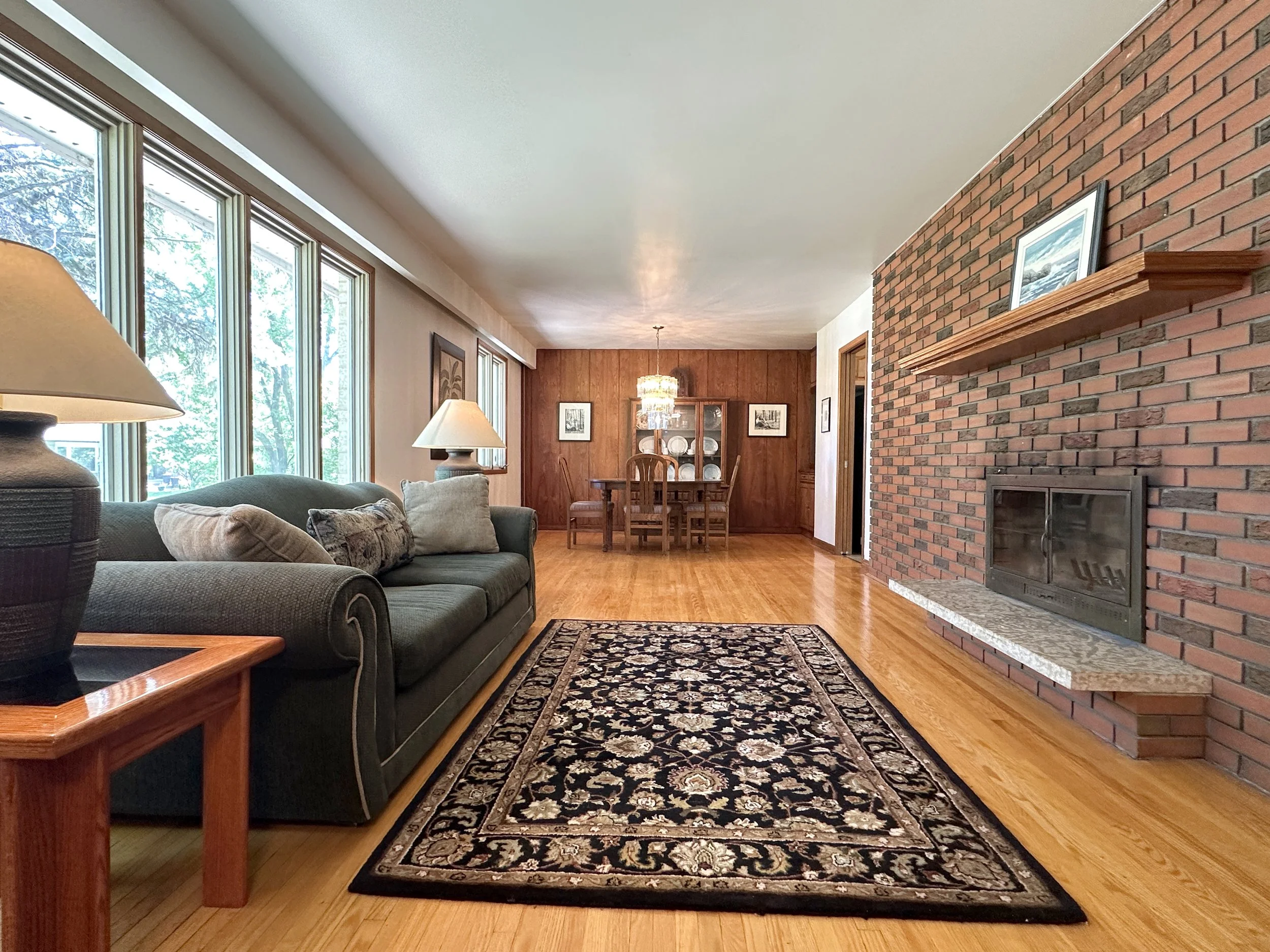 livingroom01.jpg