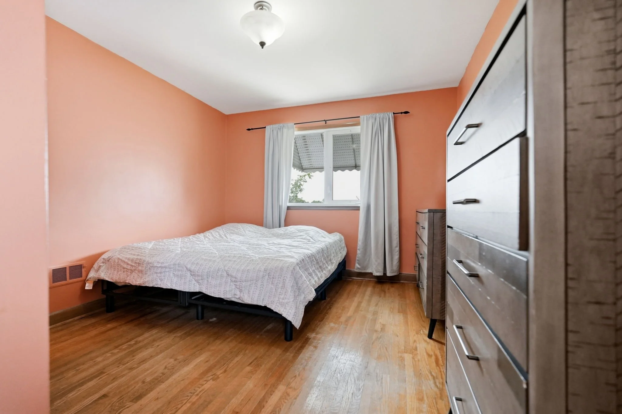 13-web-or-mls-1146_Clifton_Place_Winnipeg_011.jpg