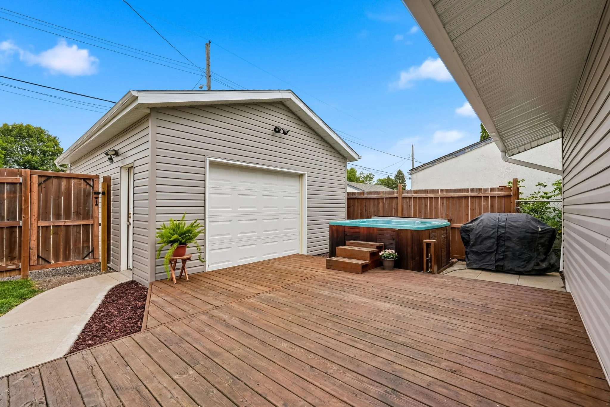 22-web-or-mls-A7406604.jpg