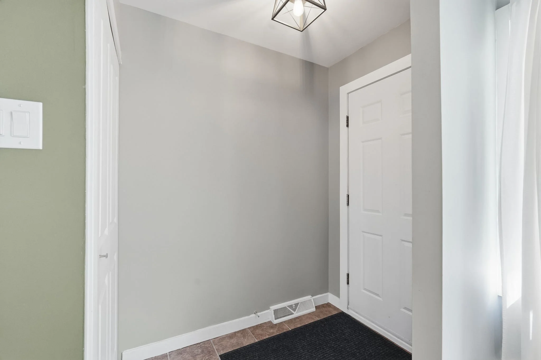 3-web-or-mls-A7406537.jpg