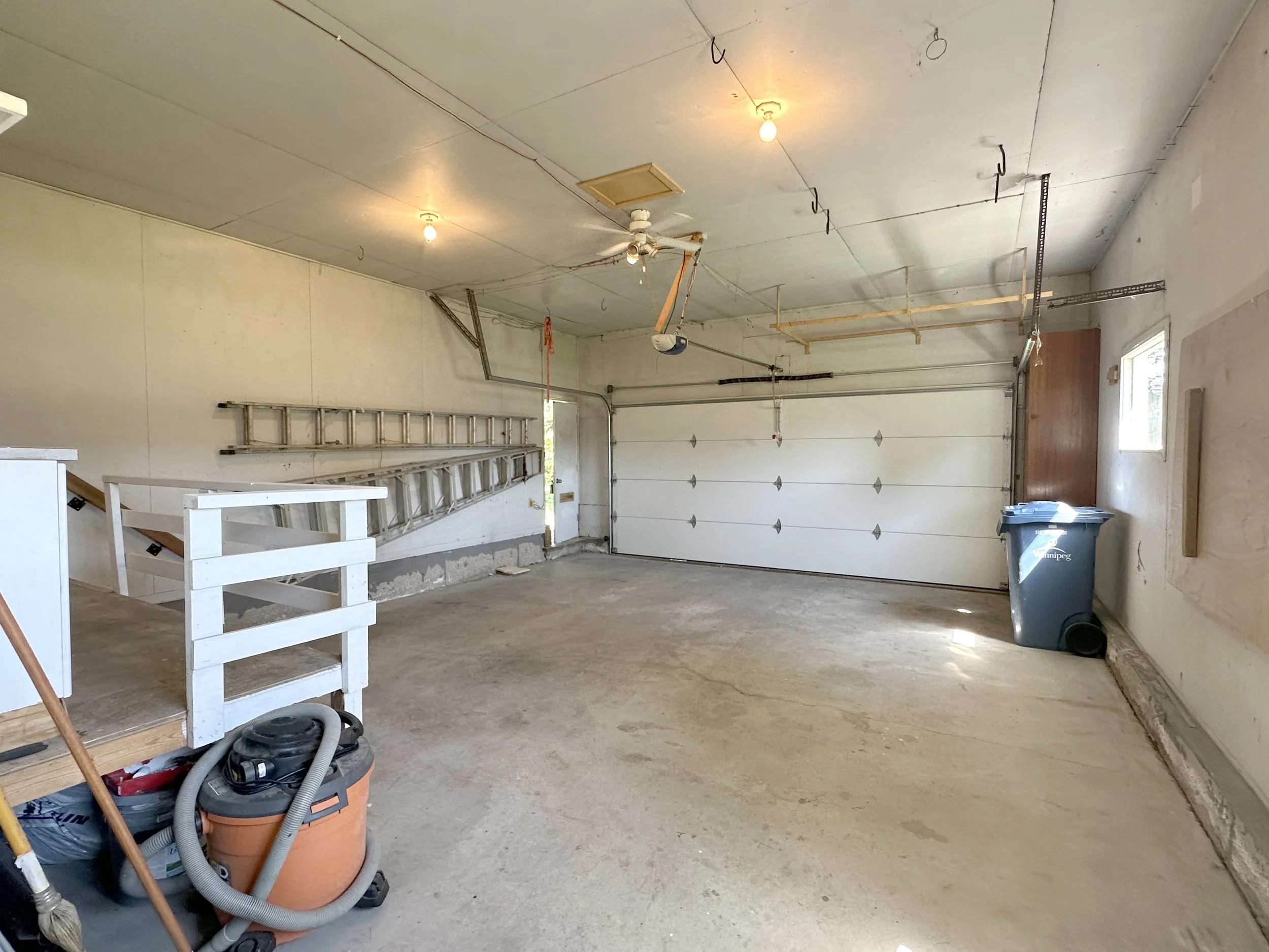 garage01.jpg