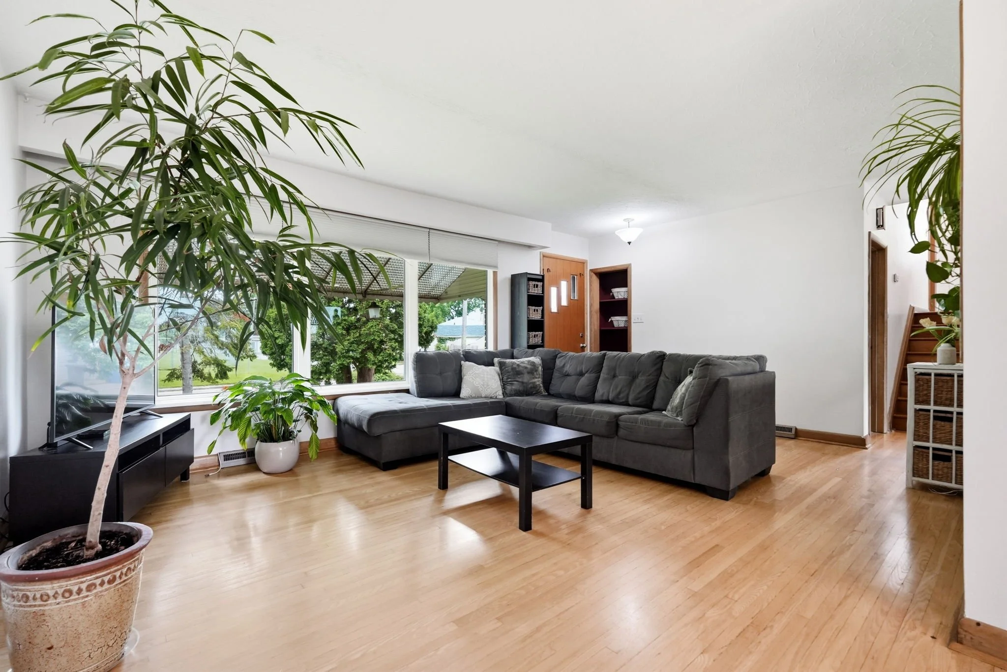 4-web-or-mls-1146_Clifton_Place_Winnipeg_002.jpg
