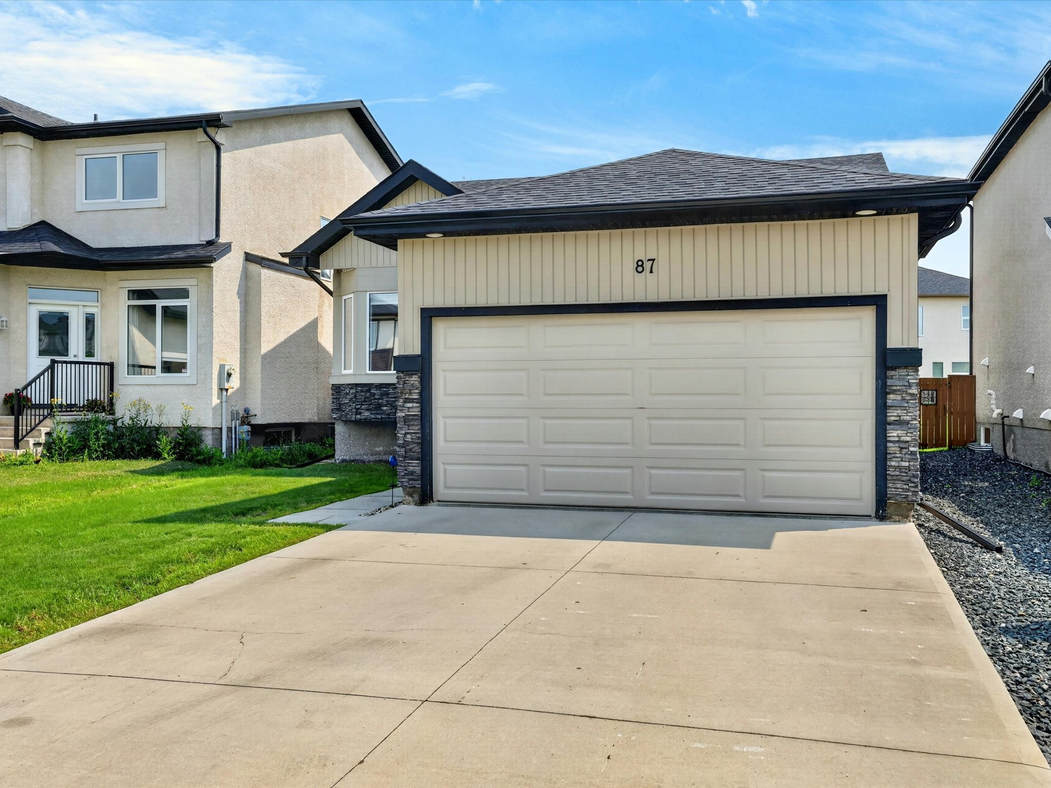 42-87 Bill Larkin Ln - 41.jpg