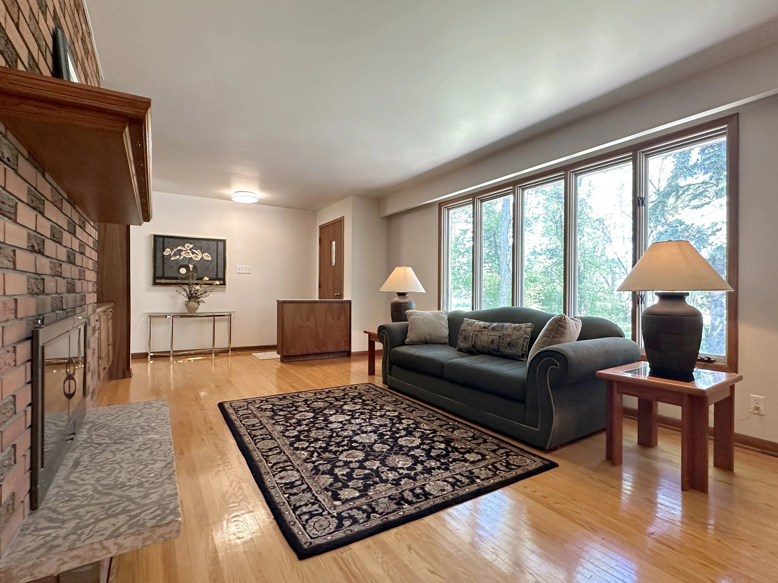 livingroom03.jpg
