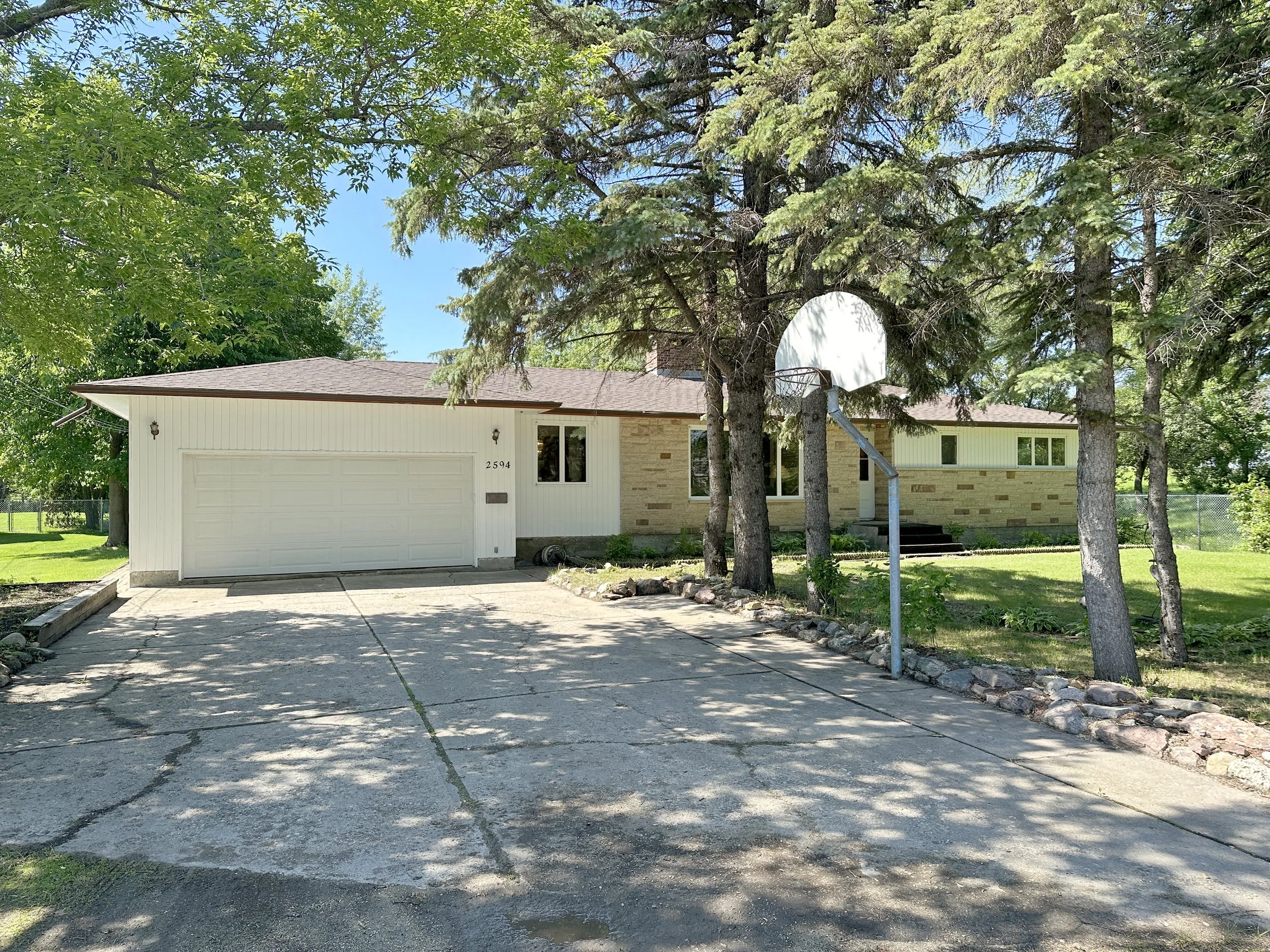 Exterior-Front02.jpg