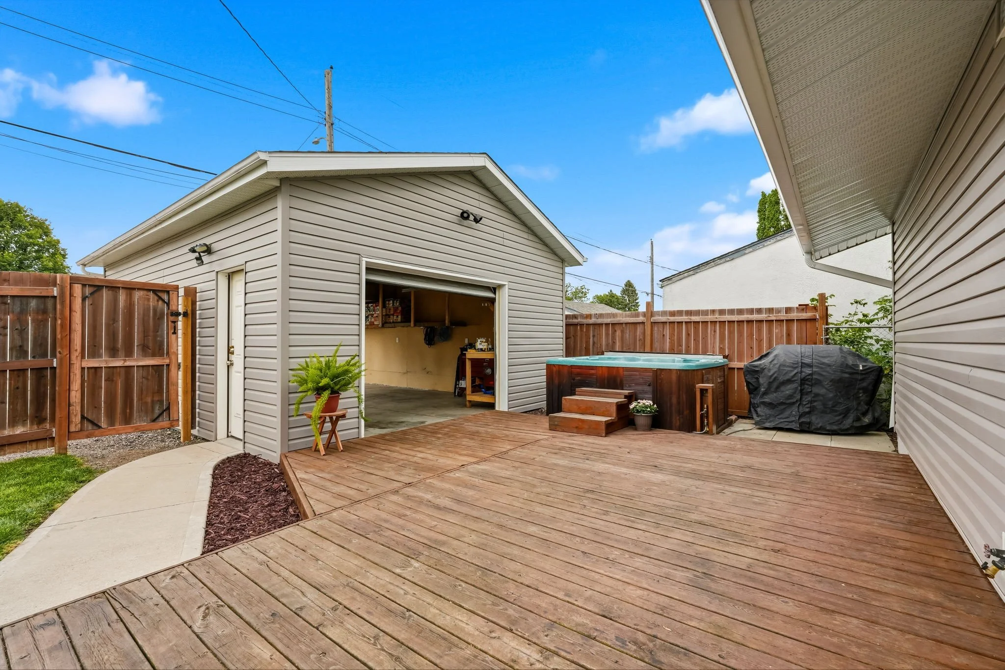 23-web-or-mls-A7406625.jpg