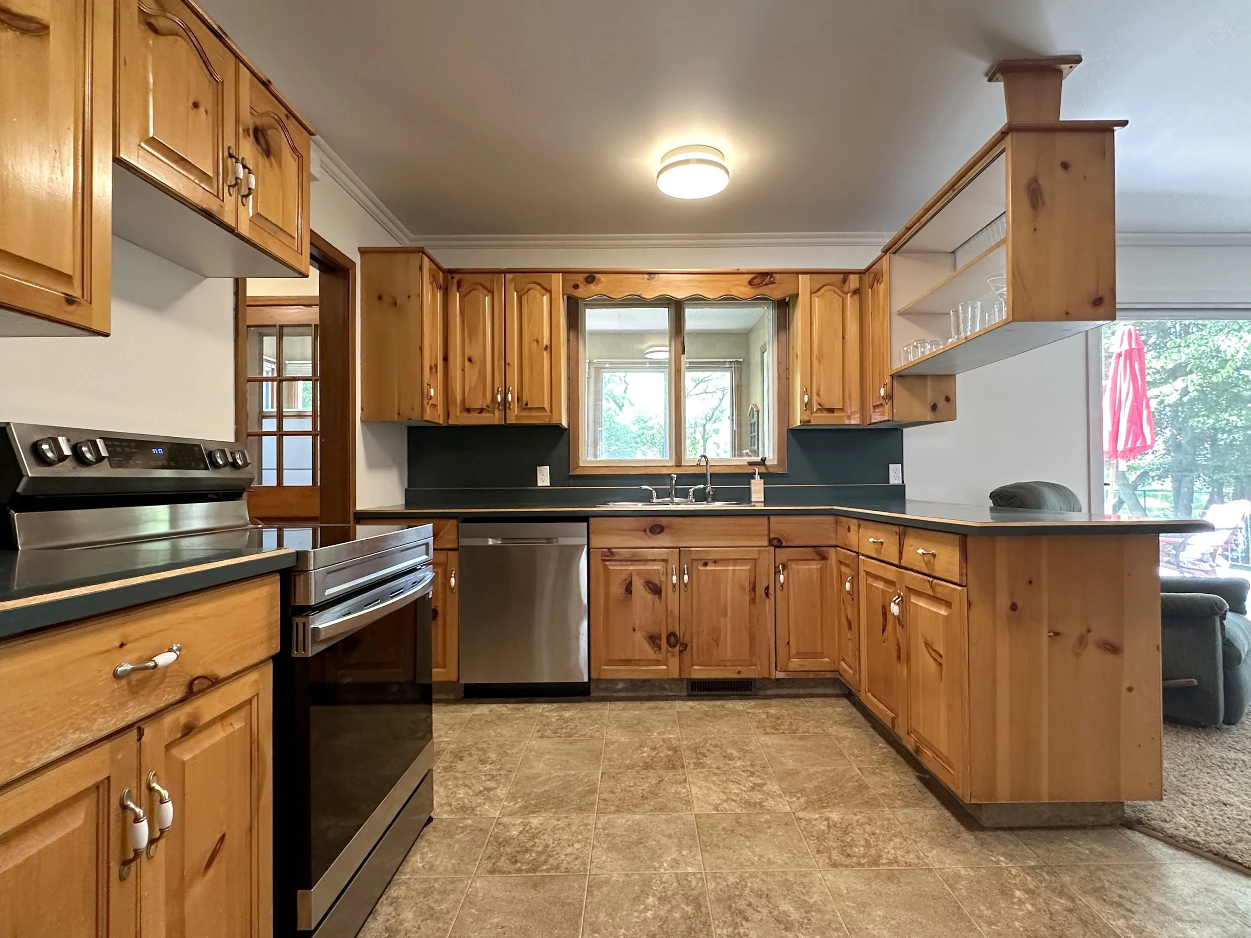 kitchen01.jpg