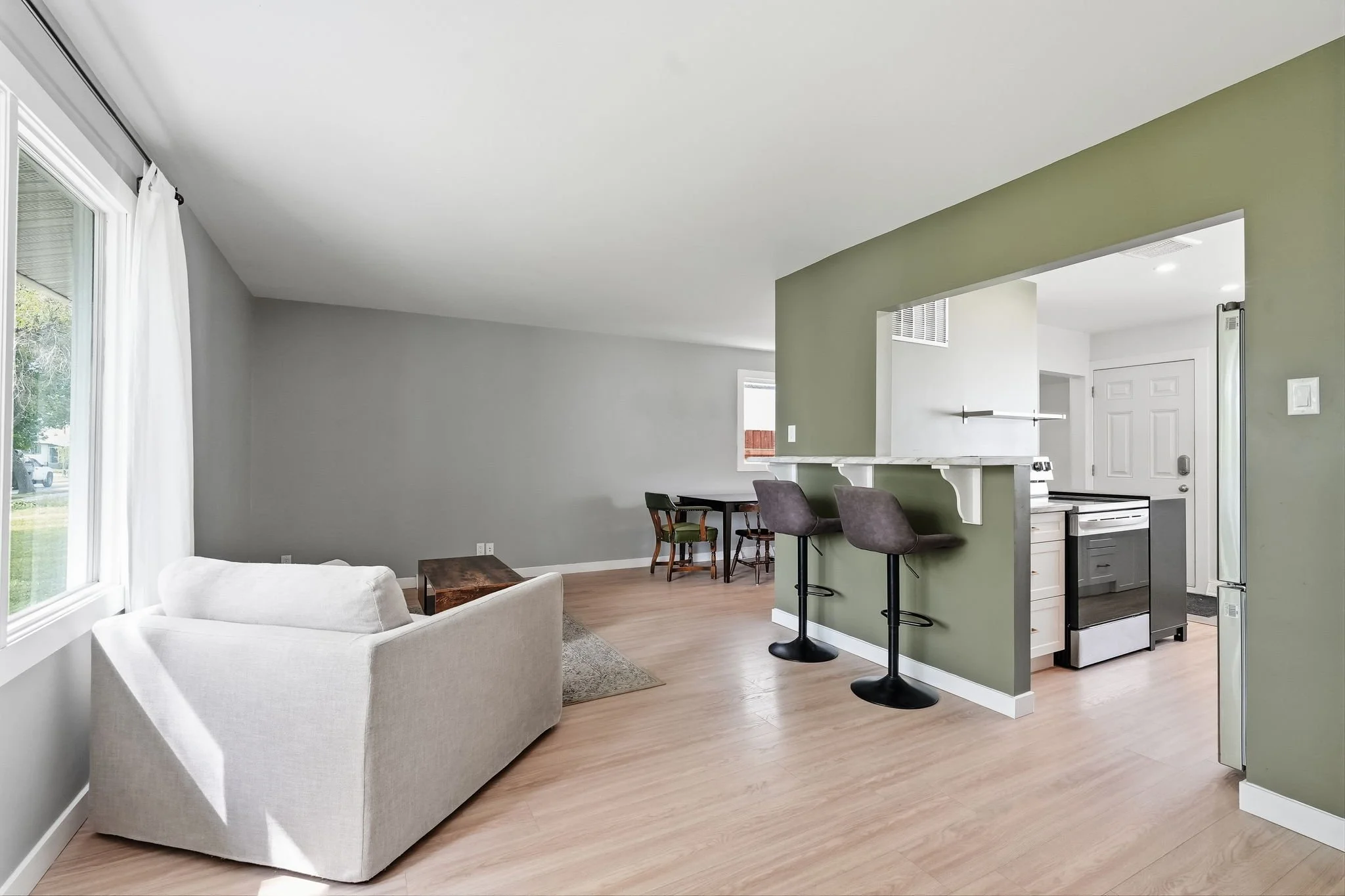 4-web-or-mls-A7406540.jpg
