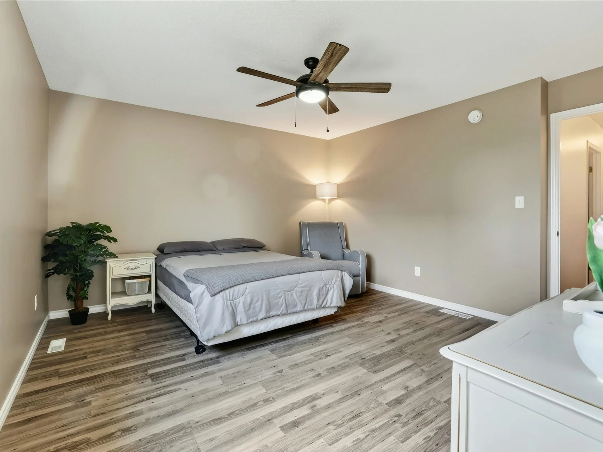 25-87 Bill Larkin Ln - 24.jpg