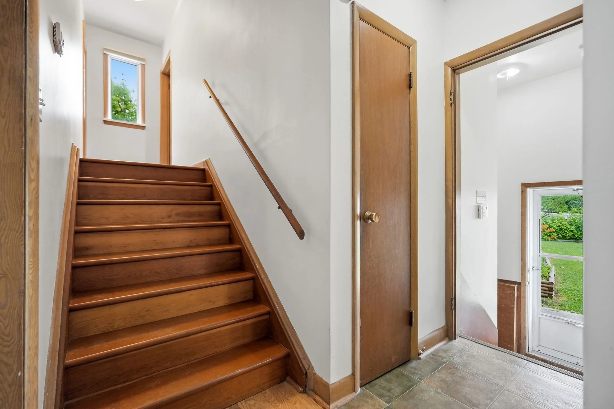 12-web-or-mls-1146_Clifton_Place_Winnipeg_010.jpg