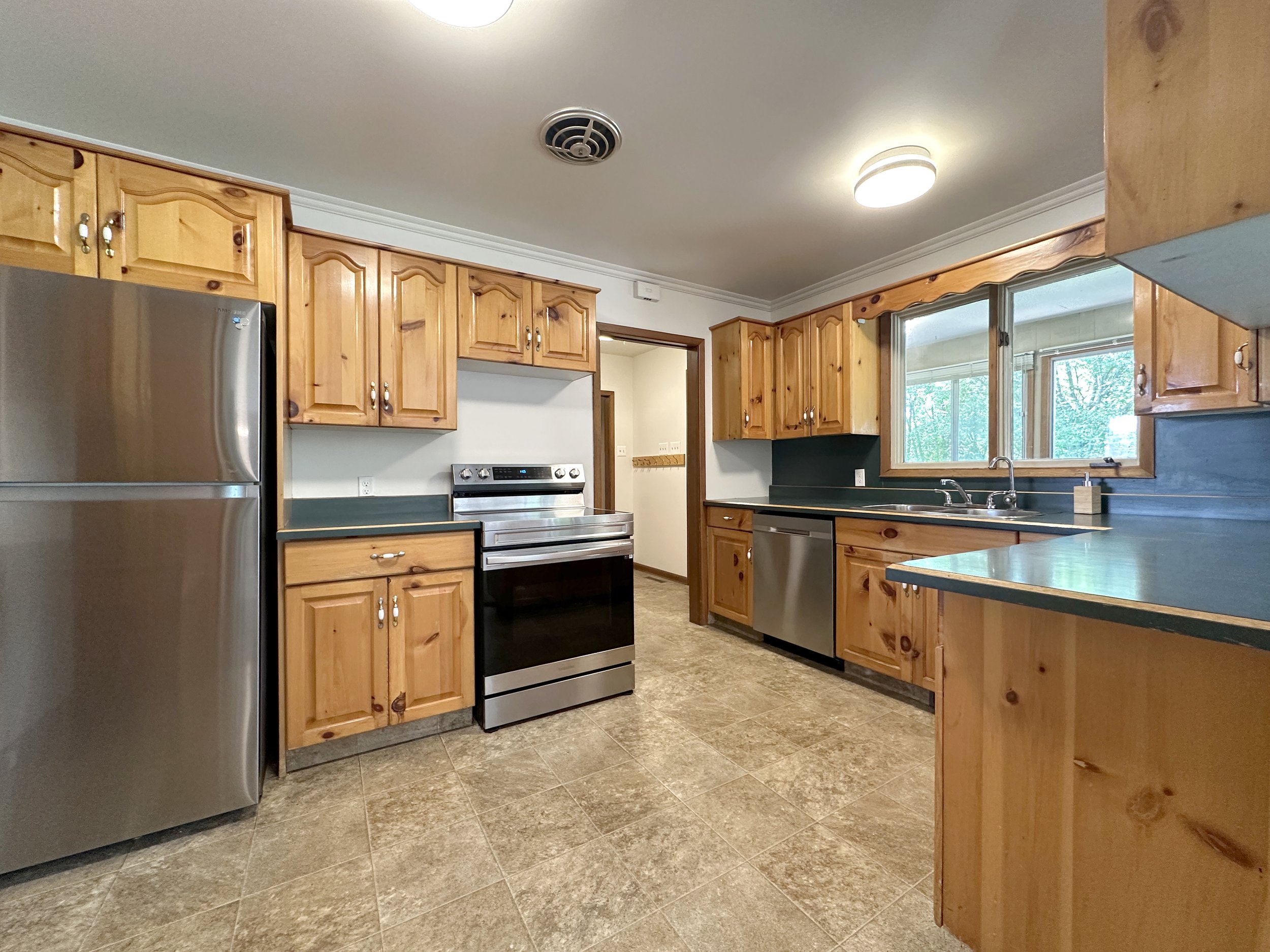 kitchen03.jpg