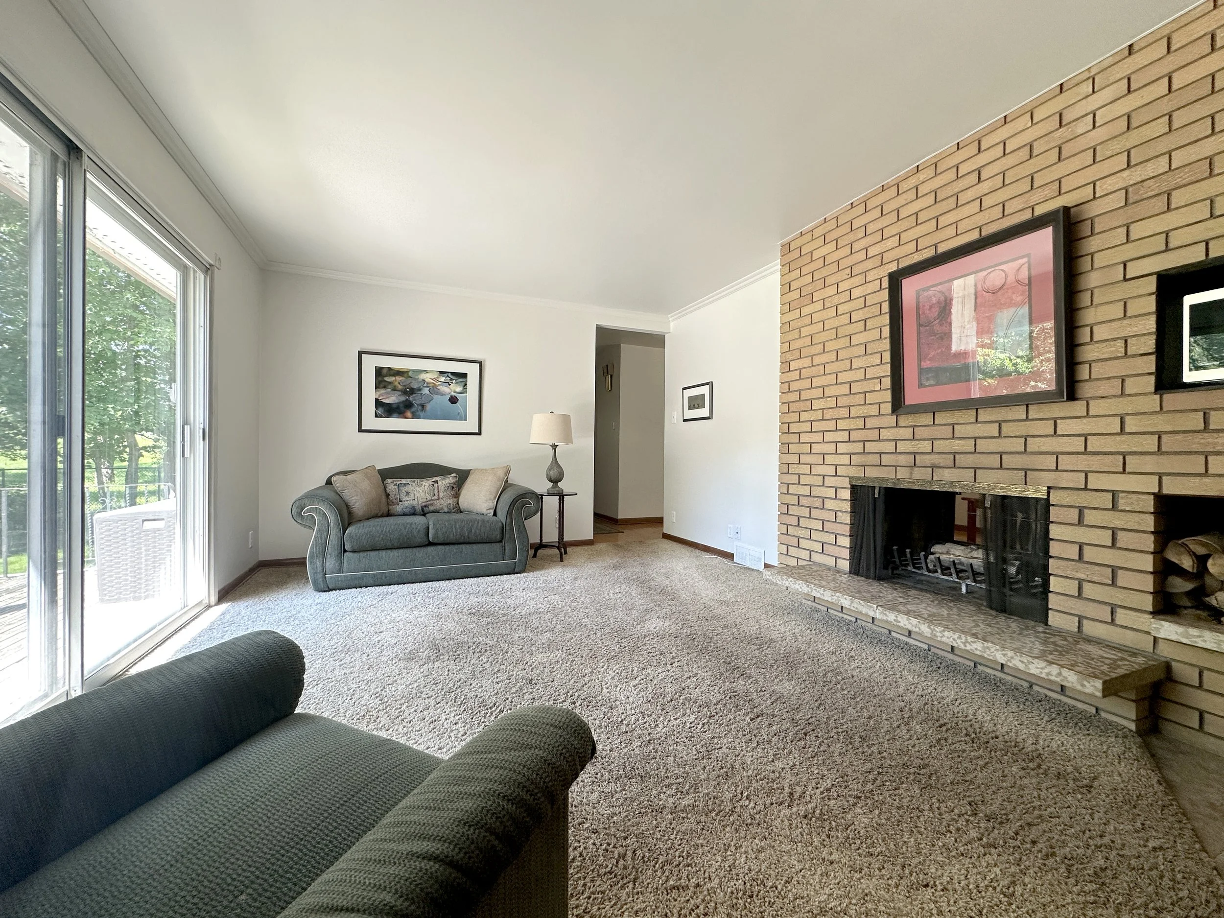 familyroom01.jpg