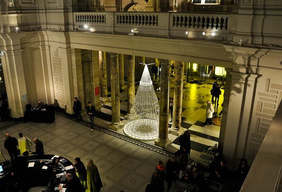 va_christmas_tree_2011_03_1.jpg