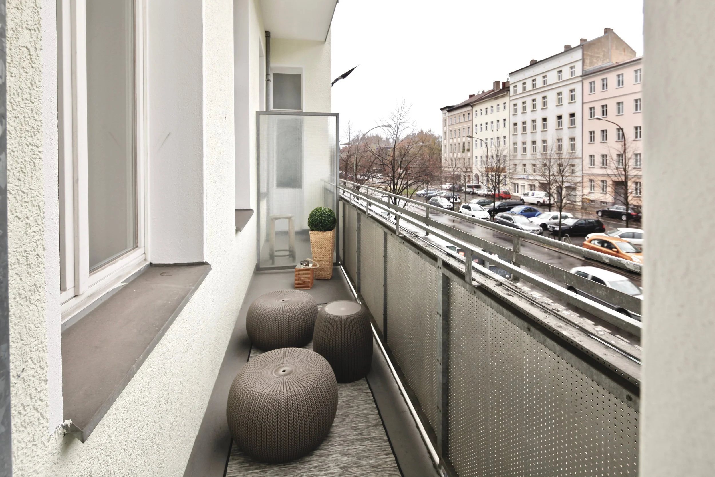 Musterwohnung in residential building in Berlin designed by Revamp