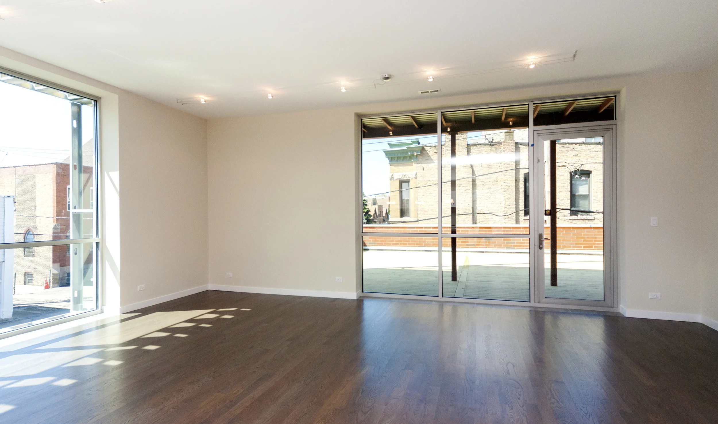 1000 North Damen Chicago Illinois Interior Living Room TARIS Real Estate