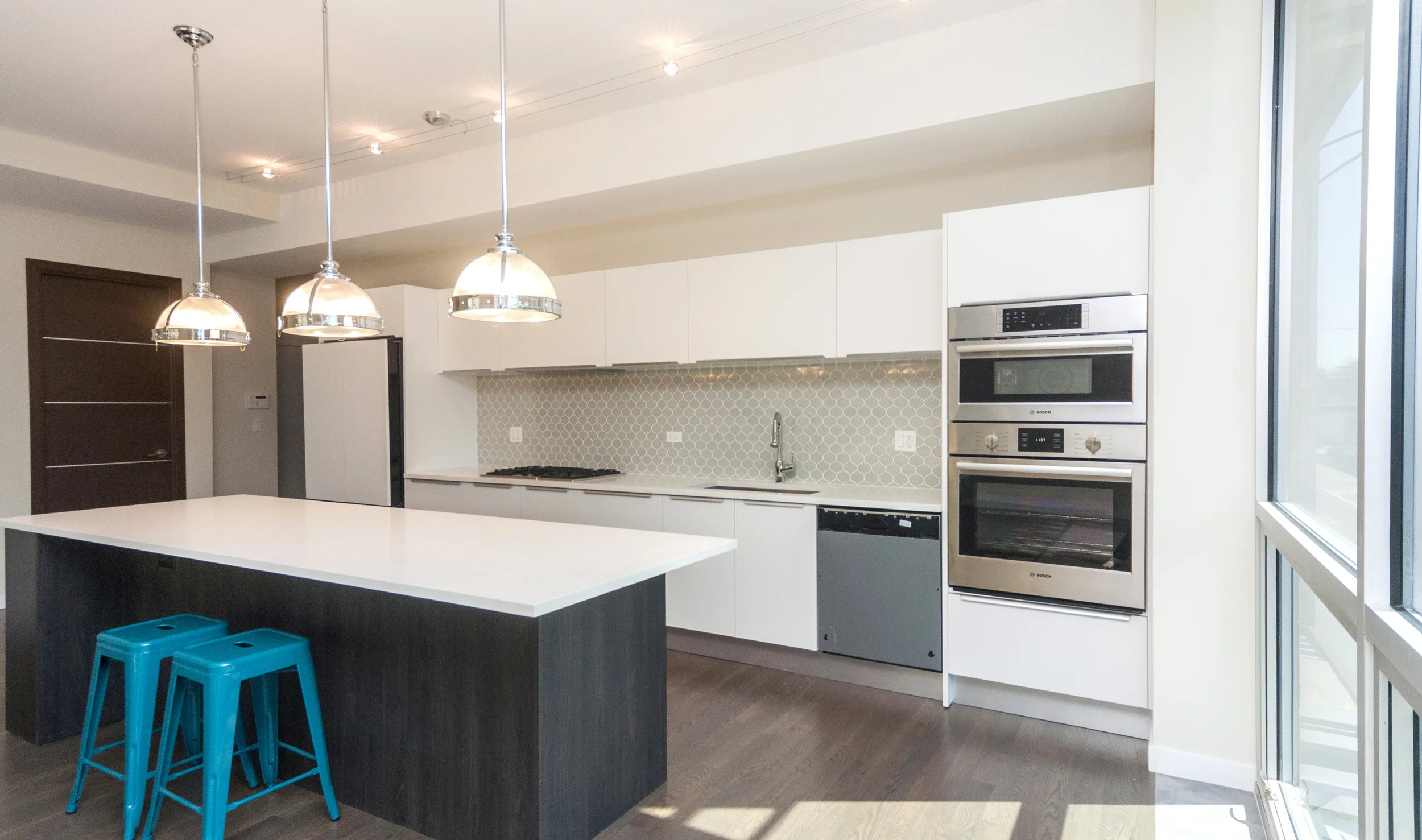1000 North Damen Chicago Illinois Interior Kitchen TARIS Real Estate