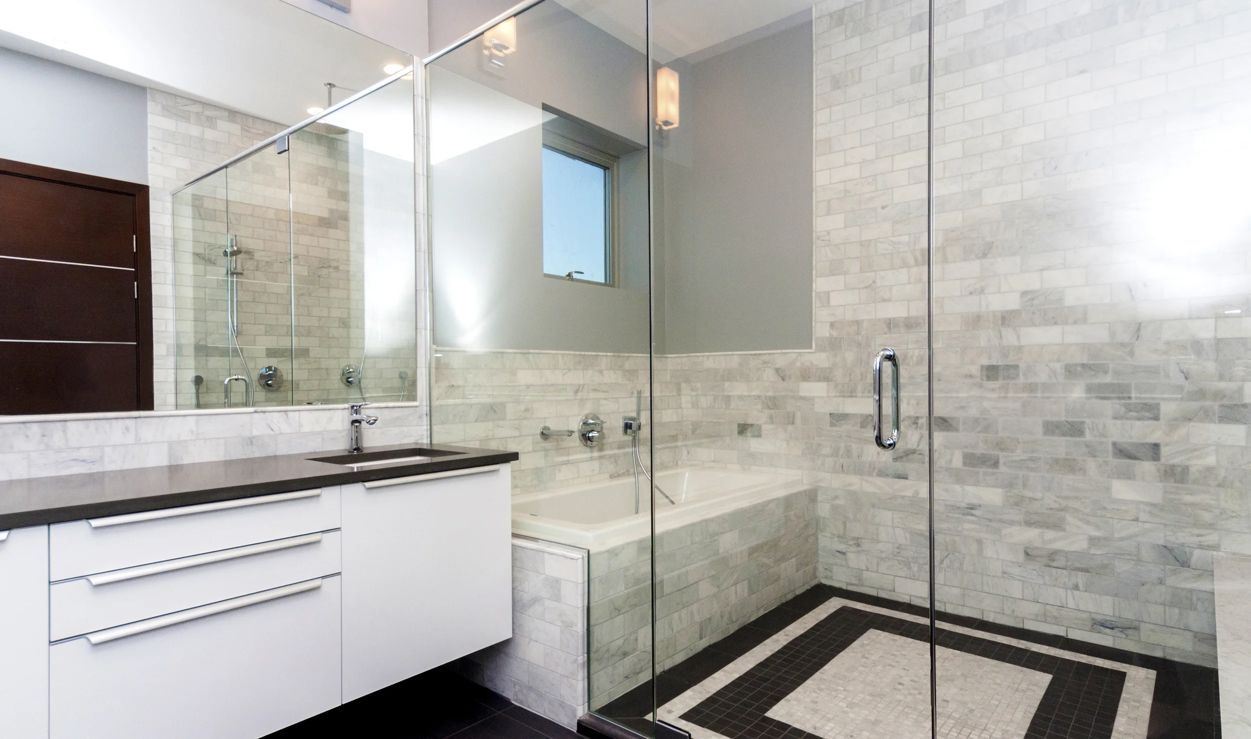 1000 North Damen Chicago Illinois Interior Bathroom TARIS Real Estate